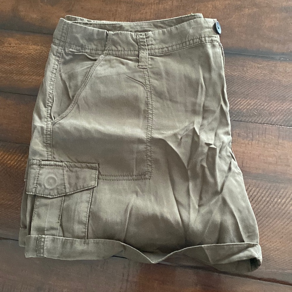 SAKS FIFTH AVE Green Khaki Cargo Shorts sz 14 NWOT